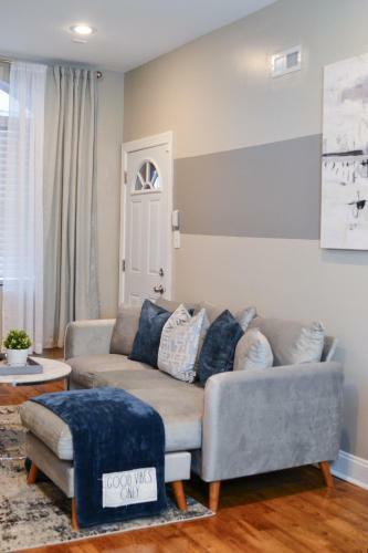 Beautiful 2 Bedroom Apartment With Patio And Deck