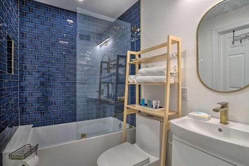 Upscale And Unique Townhome In University City!