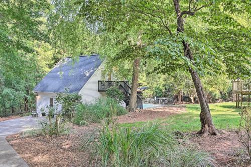 Pet-friendly Central Cottage 2 Mi To Clemson