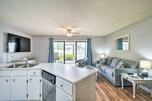 Apartamento Little River Condo With Pool About 3 Mi To Beach!