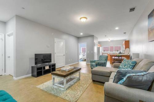 Mellow 1 Bedroom Apartment With 2 Full Size Beds