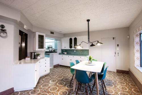 Apartamento Knoxville's Historic Tile House, Private Pool!