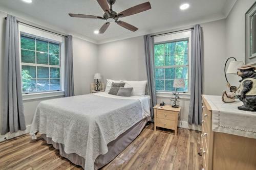 Crystal River Cabin With Scenic View And Fire Pit