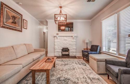 The Casalita Casita- Mins To Everything