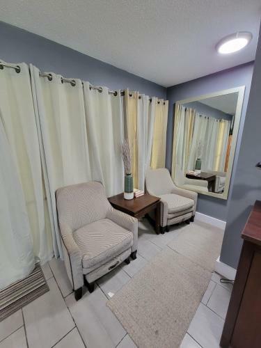 Lake Front, Remodeled, 8 Large Bed, 5br 3 Bath