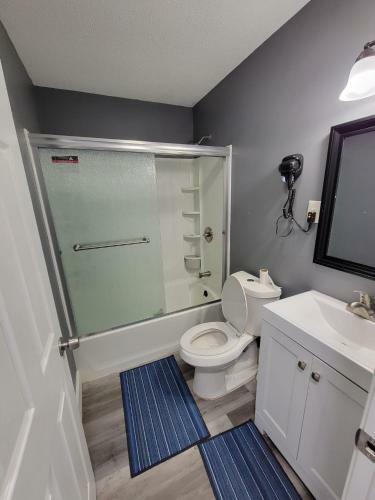 Lake Front, Remodeled, 8 Large Bed, 5br 3 Bath