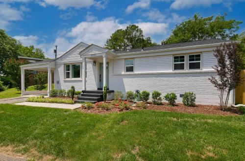 Music City Cozy Cottage