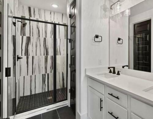 Nashvilla. A Luxe Escape + 3 Miles To Downtown.