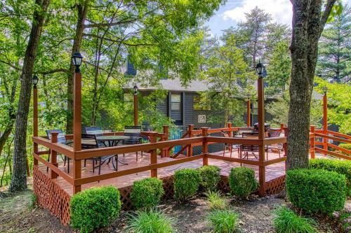 Pinecrest Townhomes-3 Units-6bed7 5bath-indoorpool