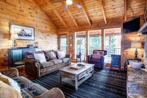 Panoramic Views At Mountaintop With Hot Tub