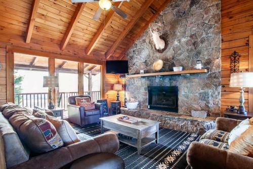 Panoramic Views At Mountaintop With Hot Tub