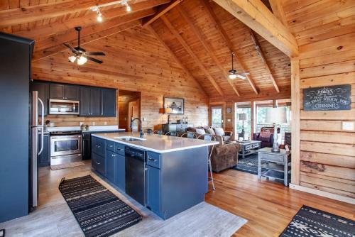 Panoramic Views At Mountaintop With Hot Tub