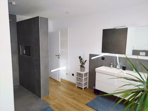 Apartamento Ferienwohnung In Der Rh�n - Neubau 2021