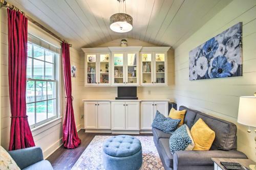 Well-appointed And Spacious Chappell Hill House