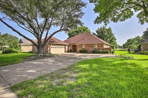 Pet-friendly Garland Home Golf Course View!