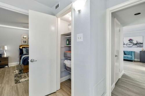 Wow, Brand New, Luxurious, At&t Dfw Home- Book Now!!!