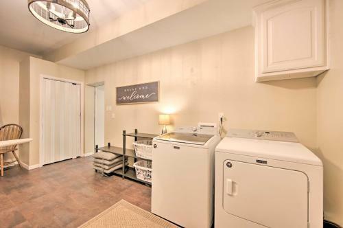 Lovely Hawkins Home With Patio And Hangar Garage!