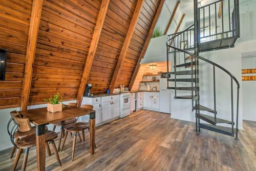 Cozy Granbury Retreat With Yard - Walk To Lake!