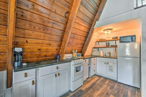 Cozy Granbury Retreat With Yard - Walk To Lake!