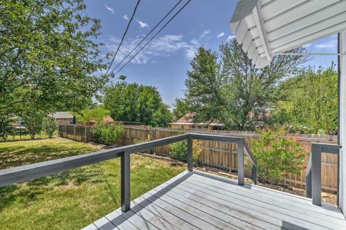 Cozy Granbury Retreat With Yard - Walk To Lake!