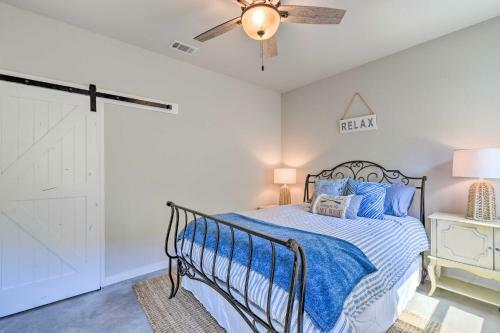 Chic Lakeside Retreat With Dock On Brazos River