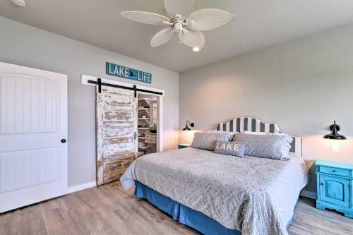 Chic Lakeside Retreat With Dock On Brazos River
