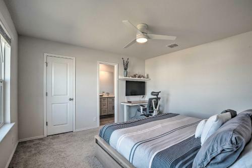 Chic San Antonio Home With Yard About 25 Mi To Dtwn