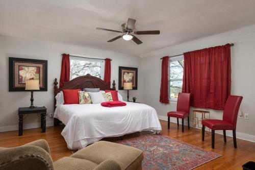 Grand Performance Hm For Your Group Near Downtown