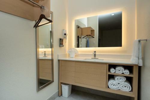 Hotel Palace Inn Blue-iah East