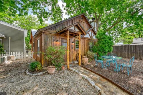 New Charming Cottage With Hot Tub And Fireplace