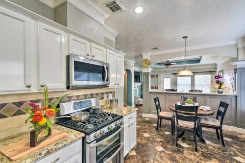 Convenient Katy Retreat - 27 Mi To Houston!