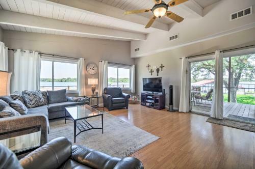 Waterfront Kingsland Home With Boat Dock And Slip