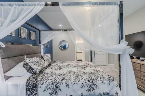 Modern 4 Br Near Downtown, Zoo