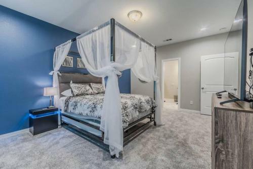 Modern 4 Br Near Downtown, Zoo
