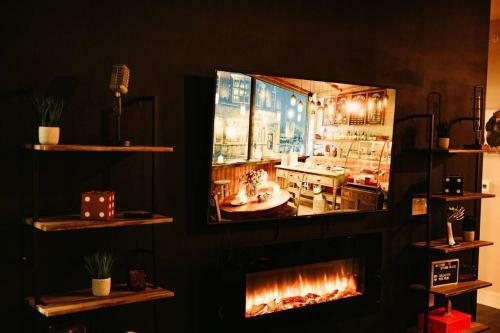 Apartamento Speakeasy And Come In. Designer Space W/ King Bed