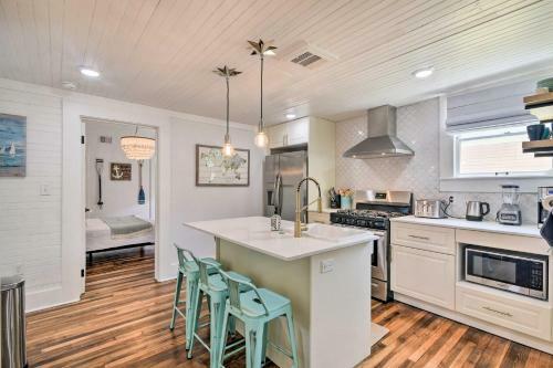 Historic Galveston Home Walk To The Strand!