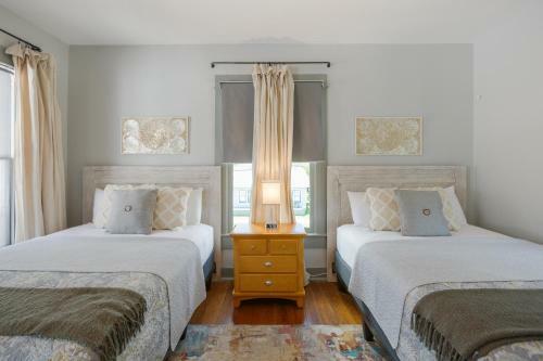 Coastal Corner Immaculate Mid-island Gem Home