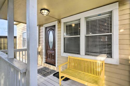 Galveston House Just Minutes From Attractions