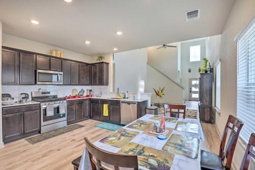Spacious And Sunny Austin Home About 9 Mi To Dtwn!