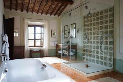 Hotel Castello Banfi - Il Borgo