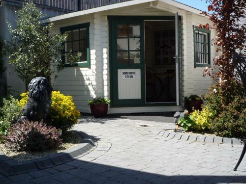 Avlon House Bed And Breakfast