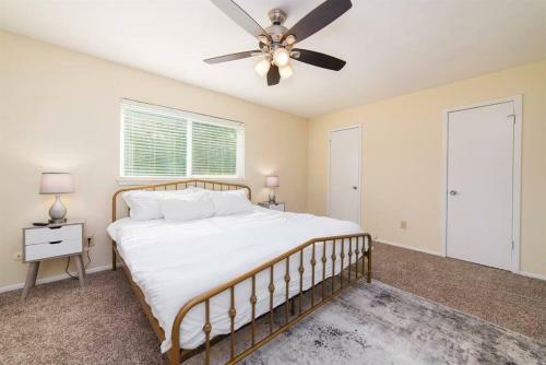 Large, Easy Access Single Story 3 Bed Home, 15mins Downtown Dallas