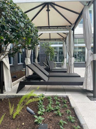 Apartamento Upscale Living With A City Sky View