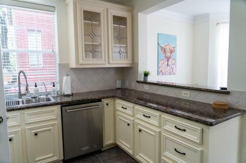 River Oaks, Elegant & Bright, Family Oriented, Spacious
