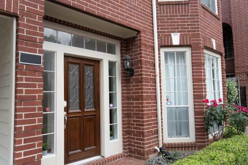 River Oaks, Elegant & Bright, Family Oriented, Spacious