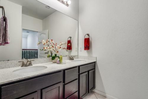 Beautiful 2 Story Luxury Home In An Upscale Area!