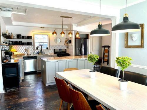 Stylish 4 Bedroom In Downtown Mckinney