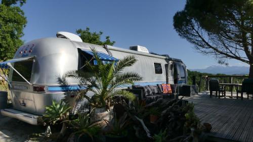 Bed & Breakfast Belrepayre Airstream Retro