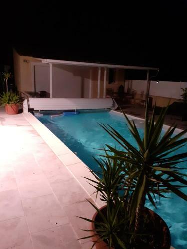 Studio Meubl� Avec Piscine