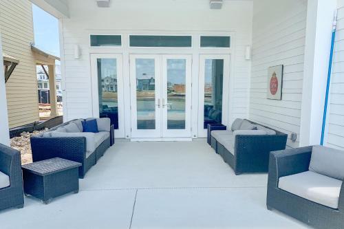 Foxtail Poolside Escape Reserve At St Charles Bay